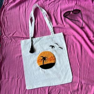 NWT - Nilly's Handmade Punch Lightweight 'Island Sunset' Tote